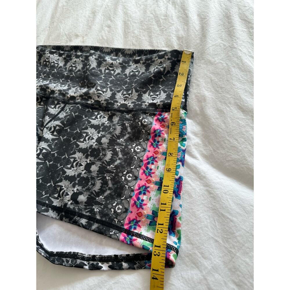 Prana Black Bike Shorts with Floral Side Panels, size XL - Picture 6 of 9
